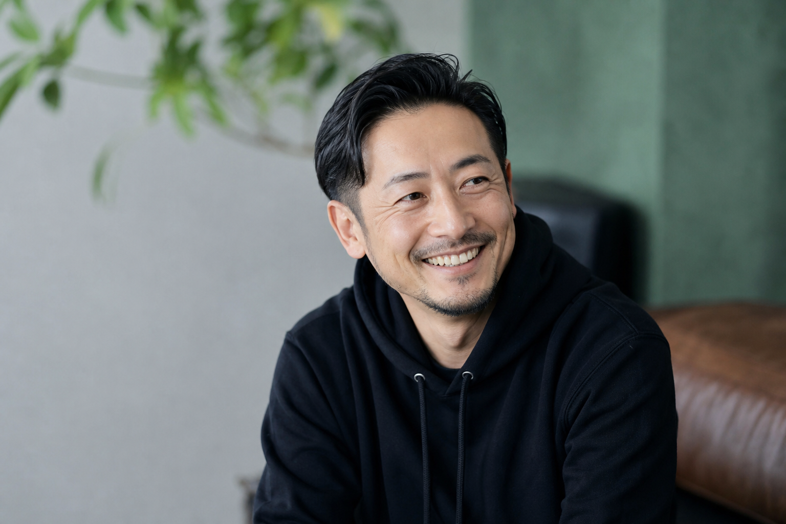 代表理事 栃原晋太郎（施設での様子）